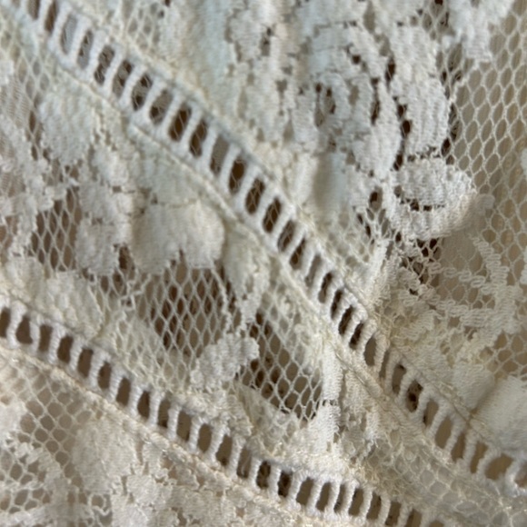 Lace summer dress size medium cream colour - Picture 3 of 5